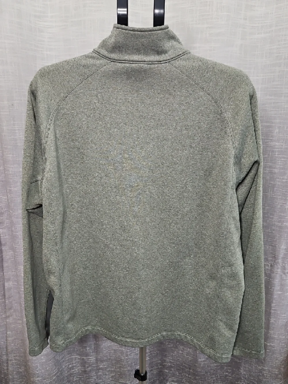 The North Face Men's Heather Gray Fleece Jacket with Blue Accents
